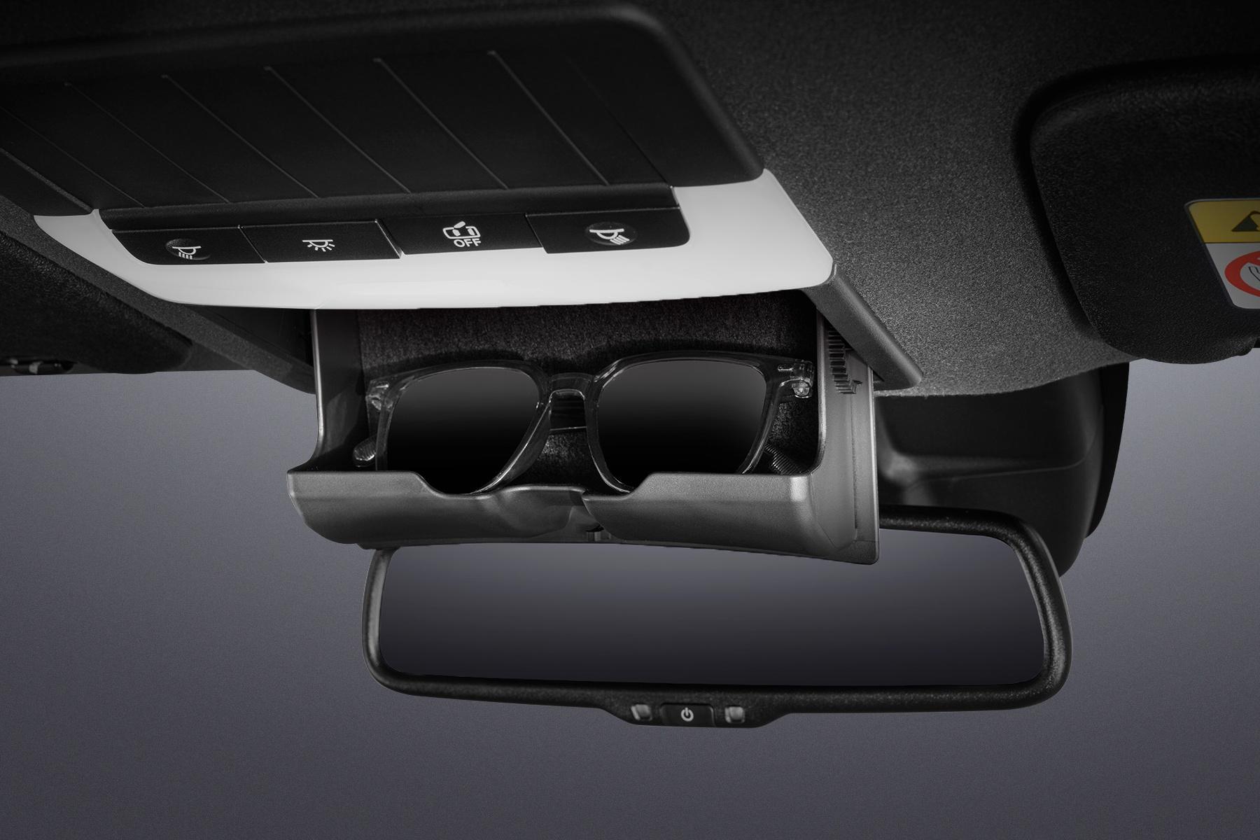 Hộc đựng kính tiện dụng